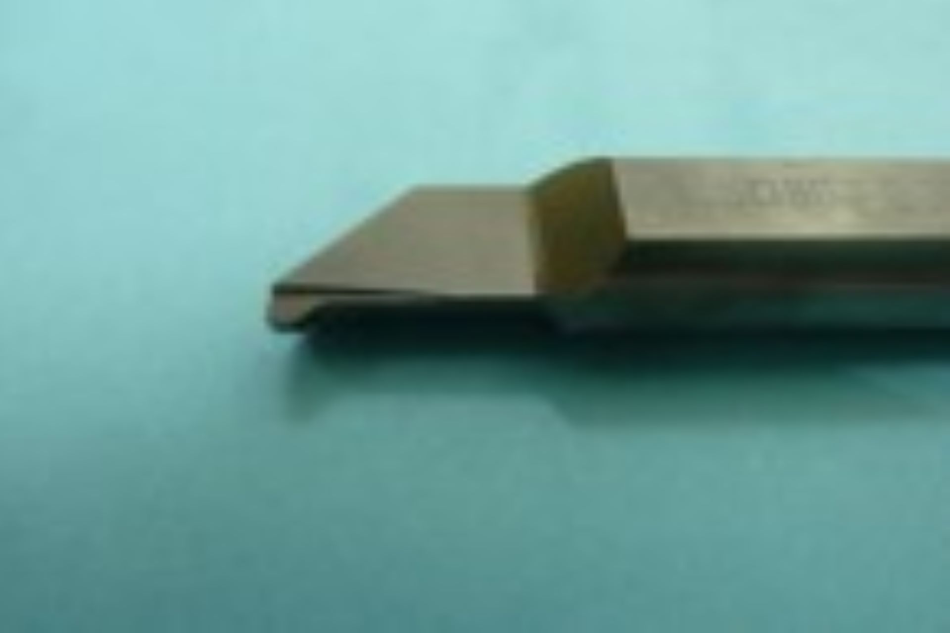 超硬ソリッド内径溝入れバイト