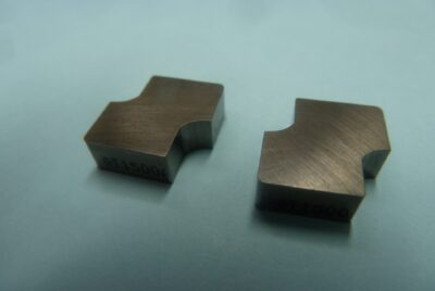 面取りスローアウェイチップ